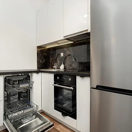 Nowoczesne Z Parkingiem & Balkonem By Renters Apartmán