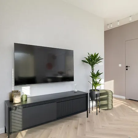 Apartmán Nowoczesne Z Parkingiem & Balkonem By Renters