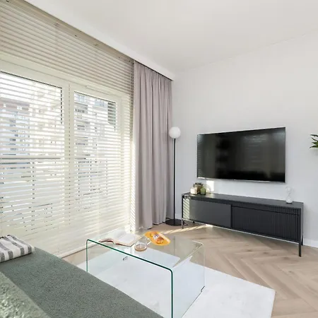 Nowoczesne Z Parkingiem & Balkonem By Renters