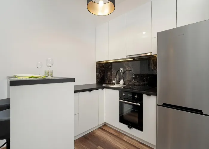 Apartman Nowoczesne Z Parkingiem & Balkonem By Renters