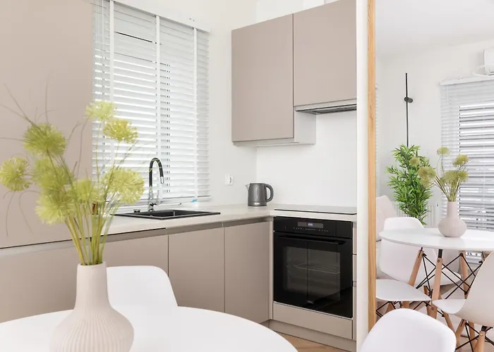 Apartman Nowoczesne Z Parkingiem & Balkonem By Renters
