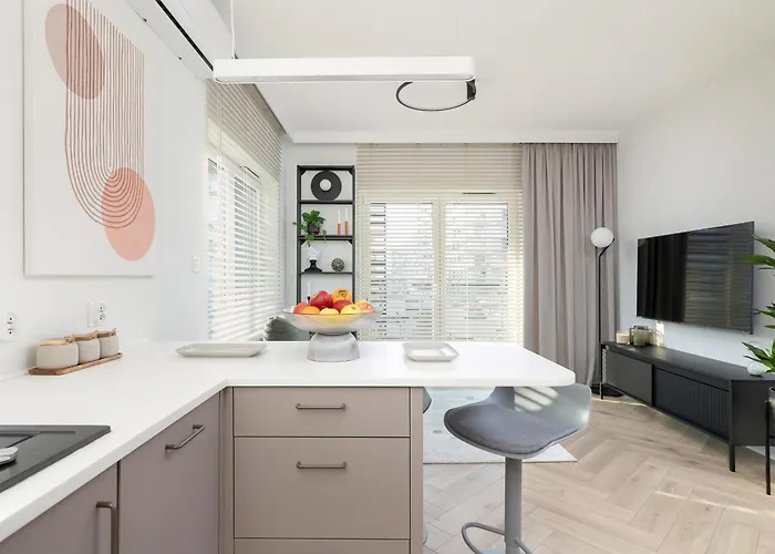 Nowoczesne Z Parkingiem & Balkonem By Renters Apartman