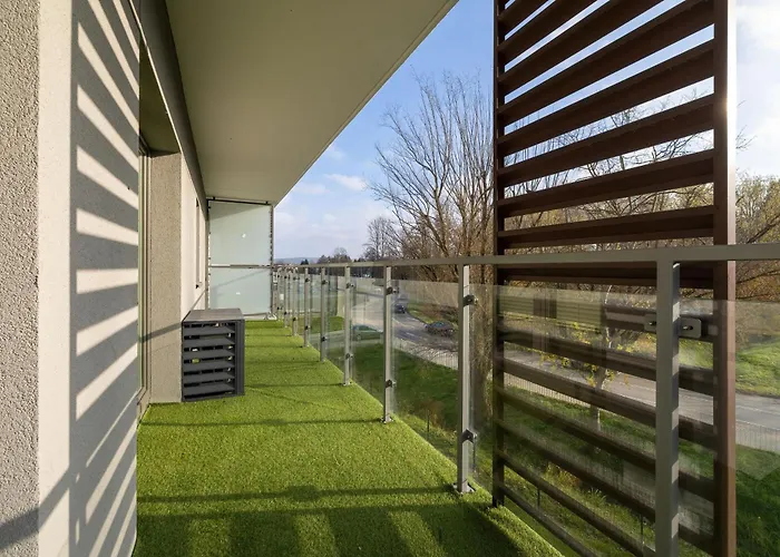 Apartman Nowoczesne Z Parkingiem & Balkonem By Renters